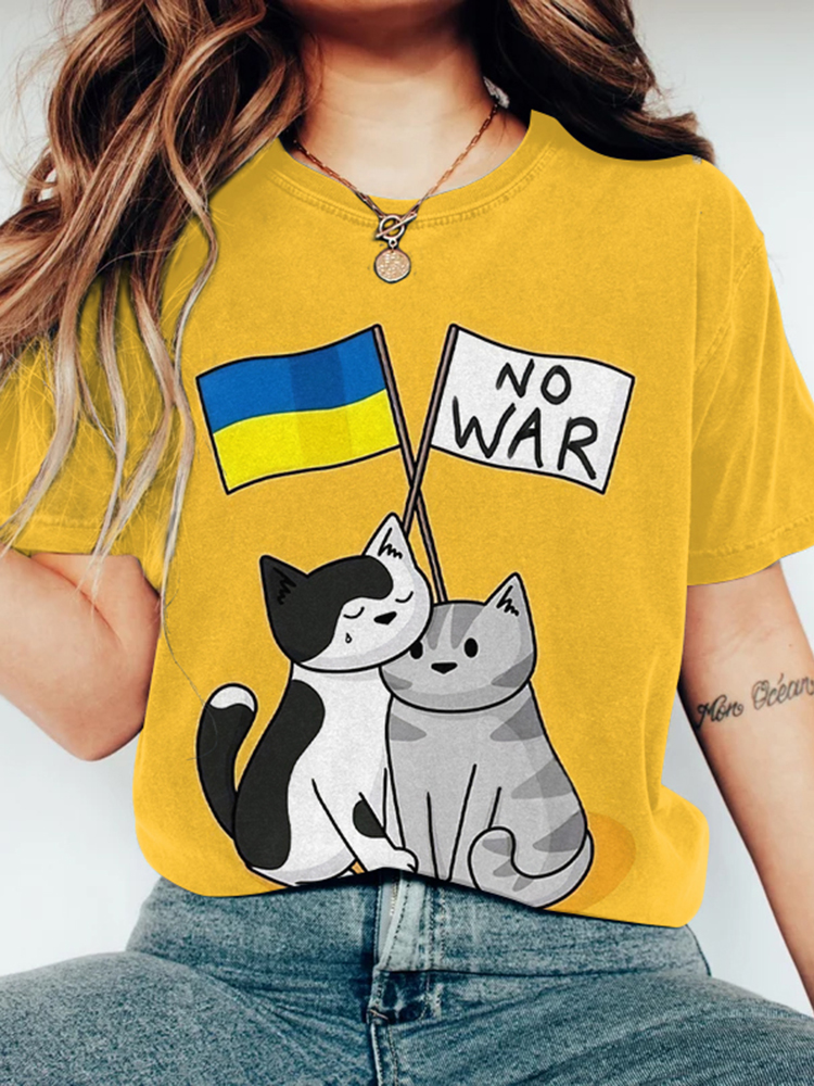 Hug Love Cat Ukraine No War Print T-shirt