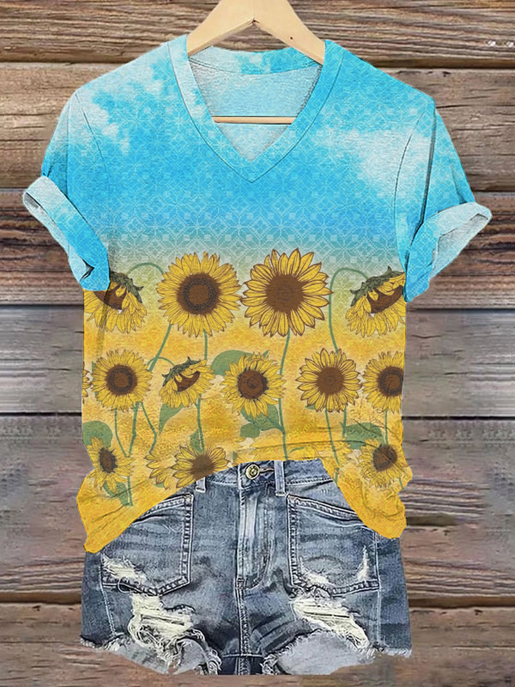 Retro Ukrainian Sunflower Standing Together Art Pattern Casual T Shirt