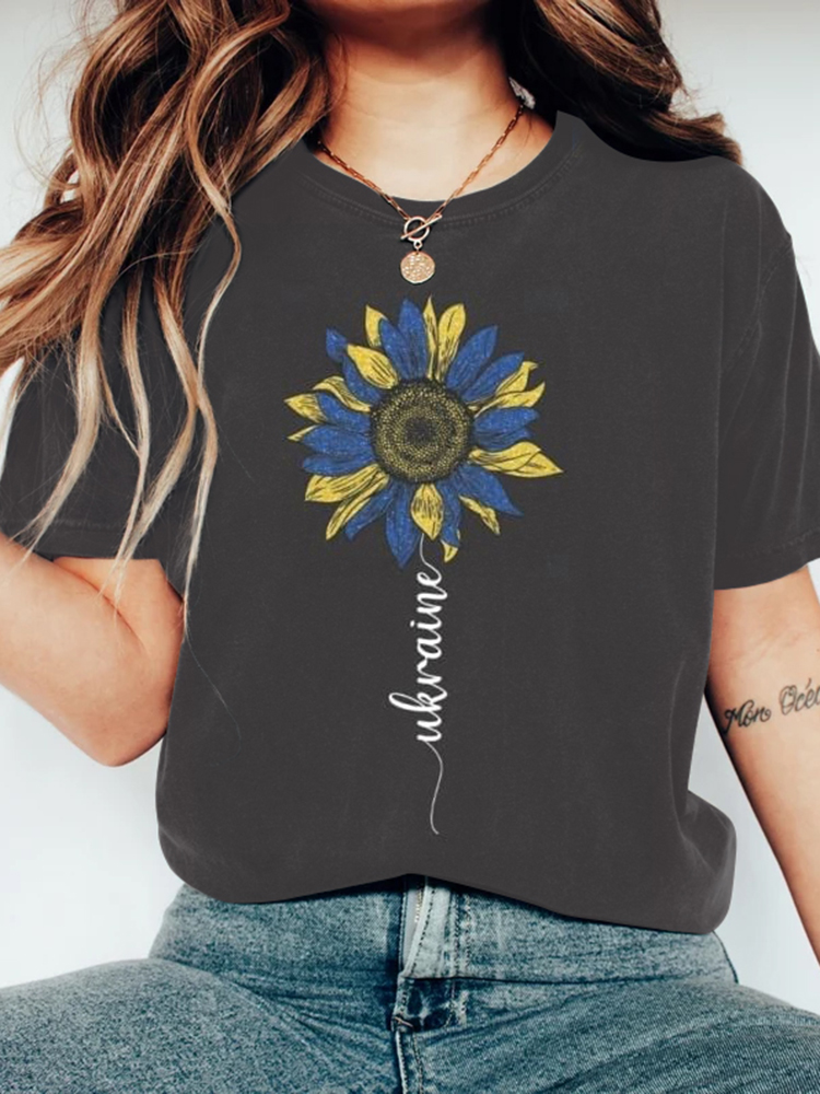 Women's Ukrane Sunflower Flowers Art Pattern Casual T Shirt